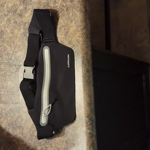 Running/walking pouch